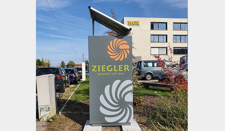 Bäckerei Ziegler Pylon mit Solarmodul
